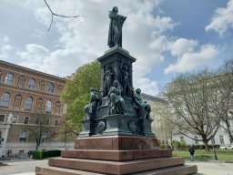 Schillerdenkmal